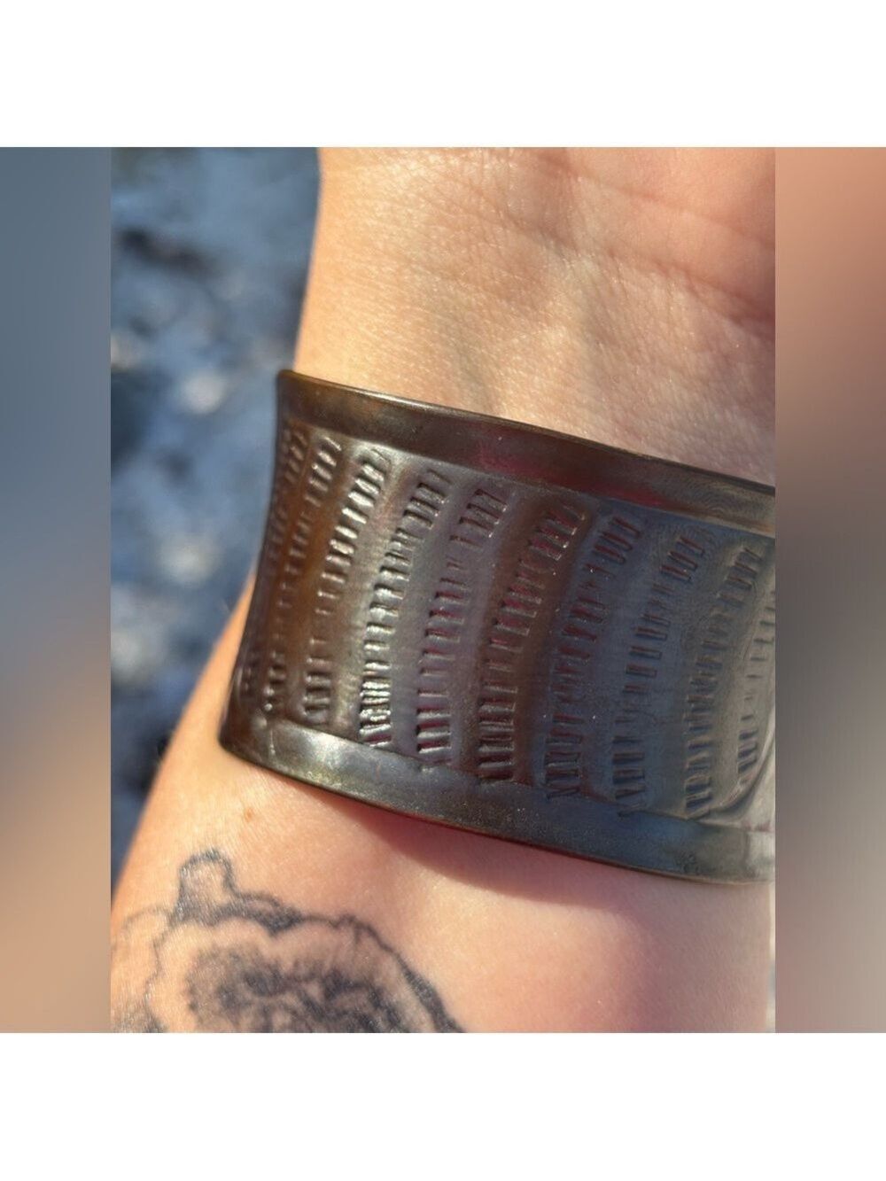VINTAGE Large Cuff Bracelet Etched Hammered Brass Gorgeous Statement Piece - Picture 8 of 9